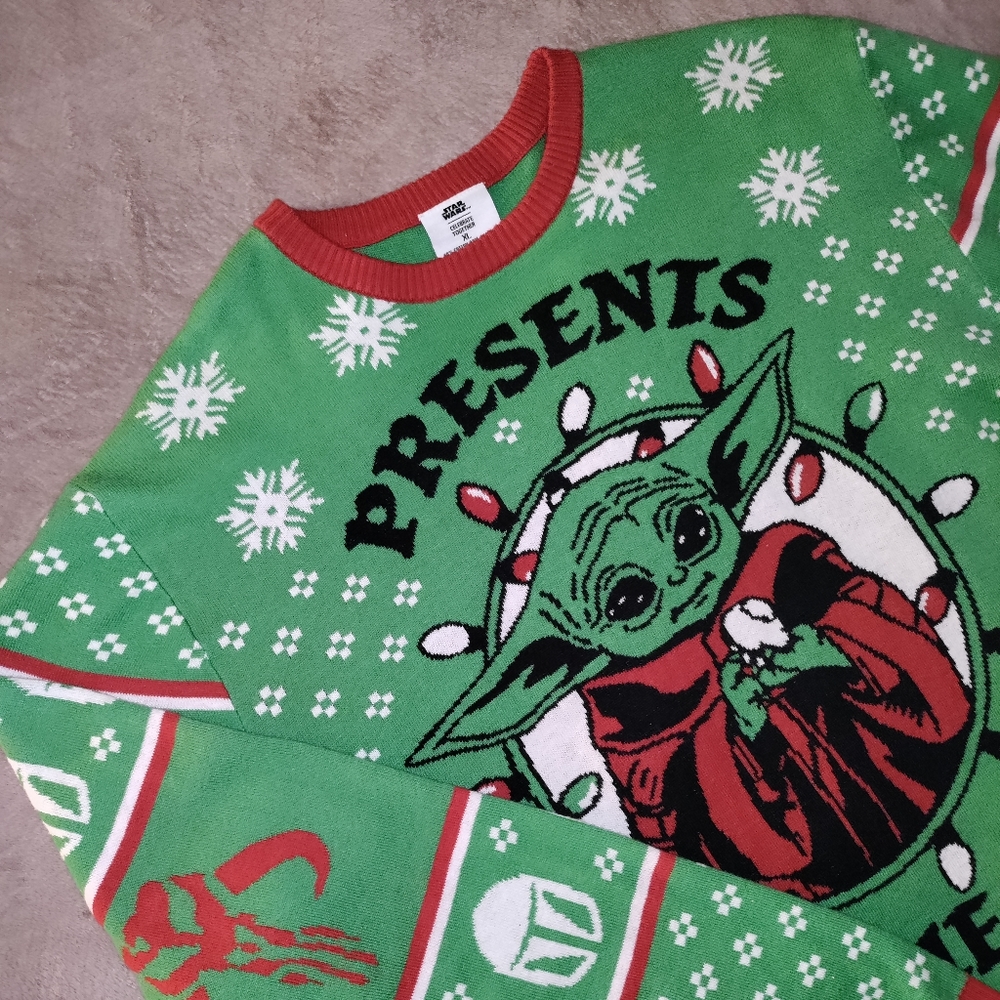 Star Wars | Yoda Mandalorian Red & Green Snowflake Christmas Sweater Size XL